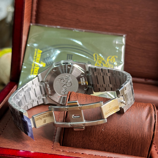 AUDEMARS PIGUET ROYAL OAK BLUE DIAL WHITE CHRONOGRAPH