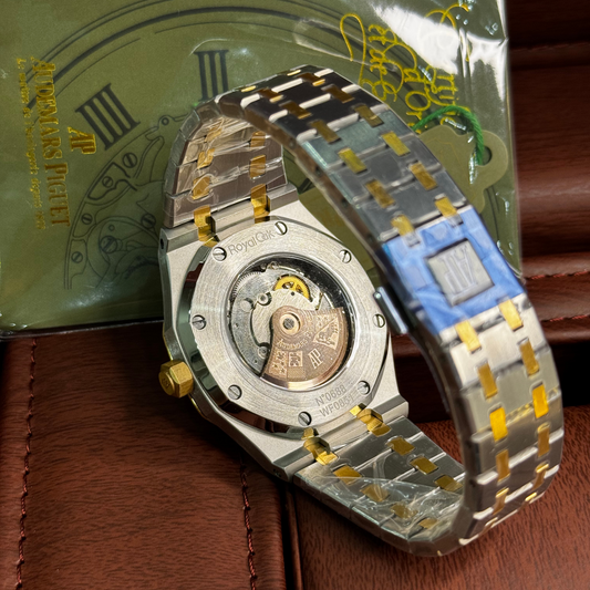 AUDEMARS PIGUET ROYAL OAK WHITE WITH BLUE DIAL