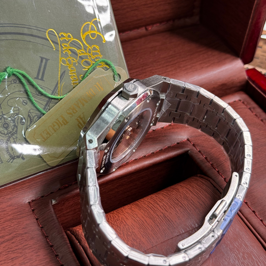 AUDEMARS PIGUET ROYAL OAK LIGHT GREEN DIAL