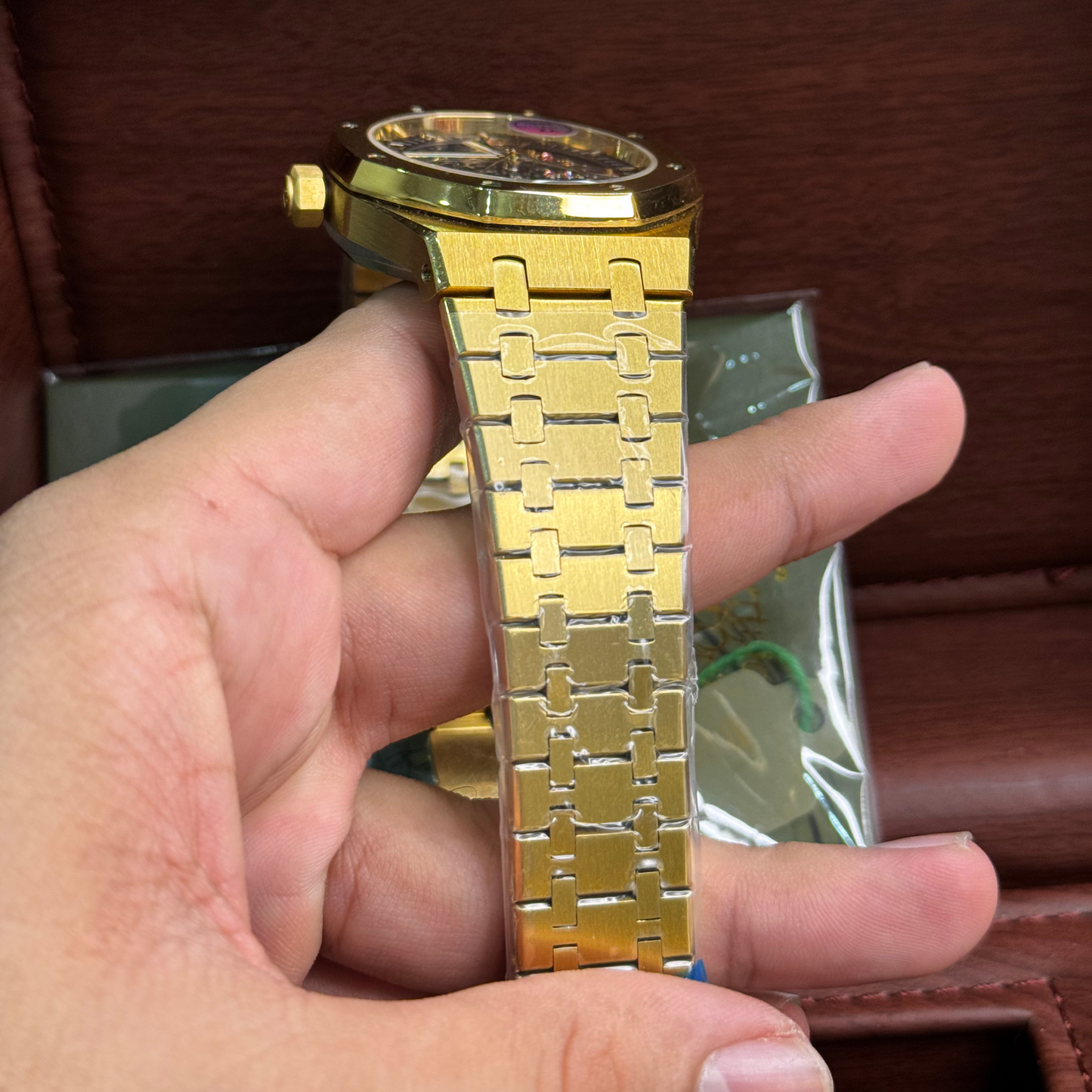 AUDEMARS PIGUET ROYAL OAK SKELETON BLACK DIAL GOLD