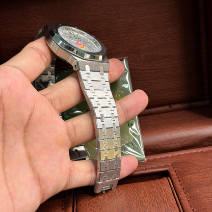 AUDEMARS PIGUET ROYAL OAK WHITE DIAL SILVER