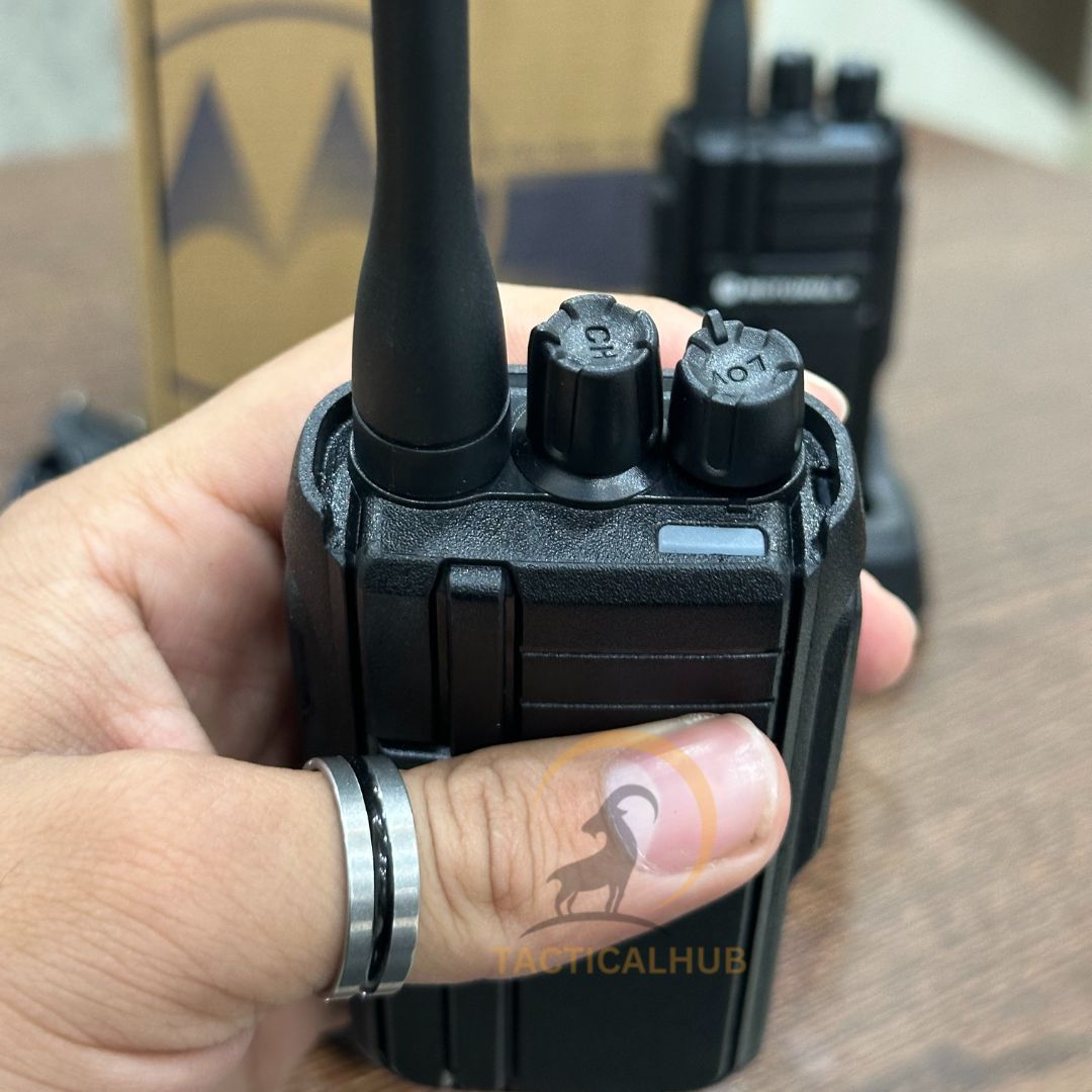 Motorola Walkie Talkie - v168 pro